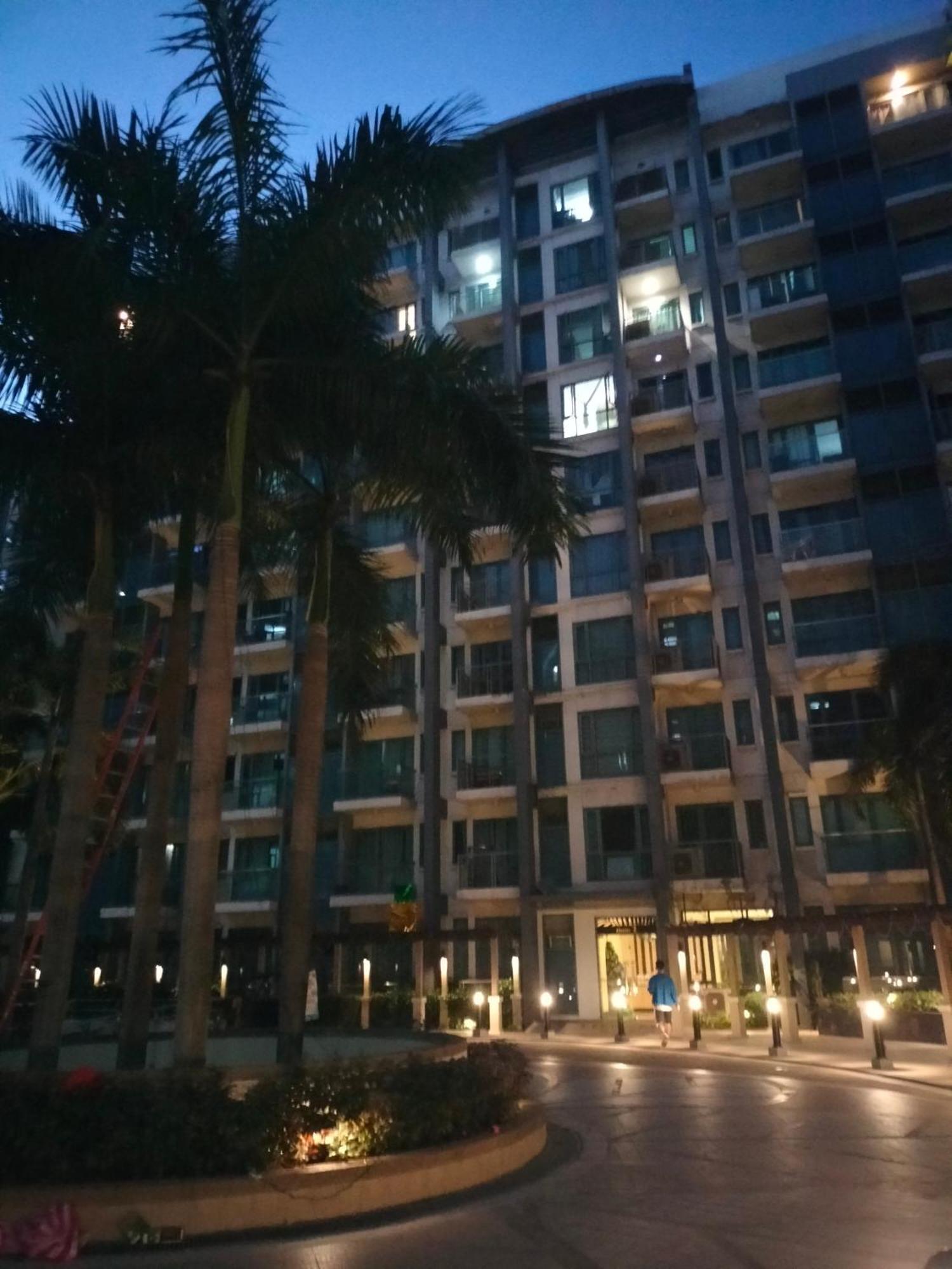 Rqui Condotel Newport Pasay Exteriör bild